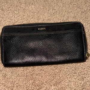 Fossil Black Textured Zip Wallet